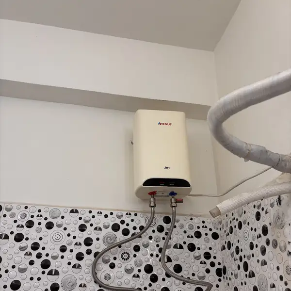 Hot-water geyser